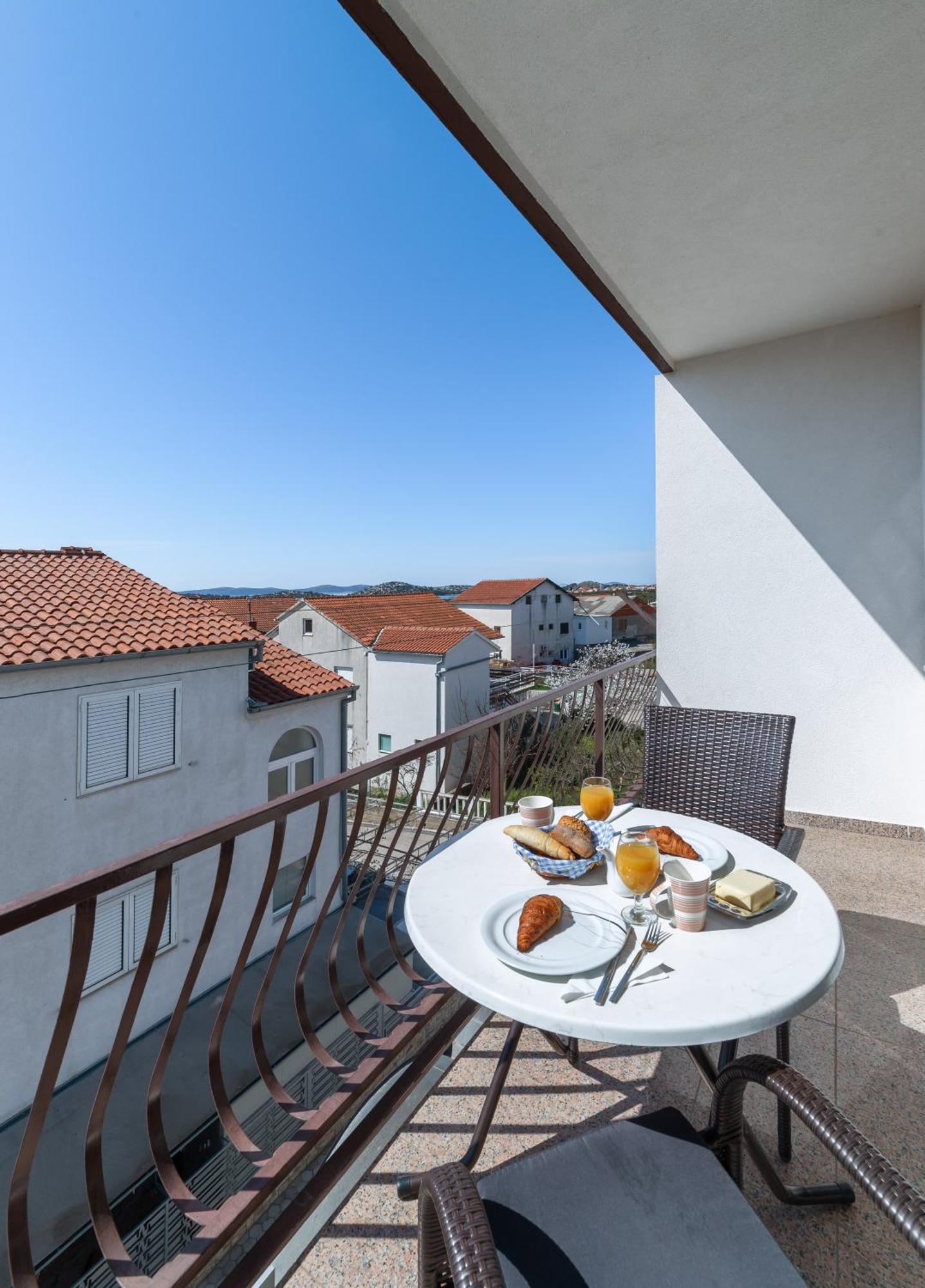 Apartments Valentino Vodice Extérieur photo